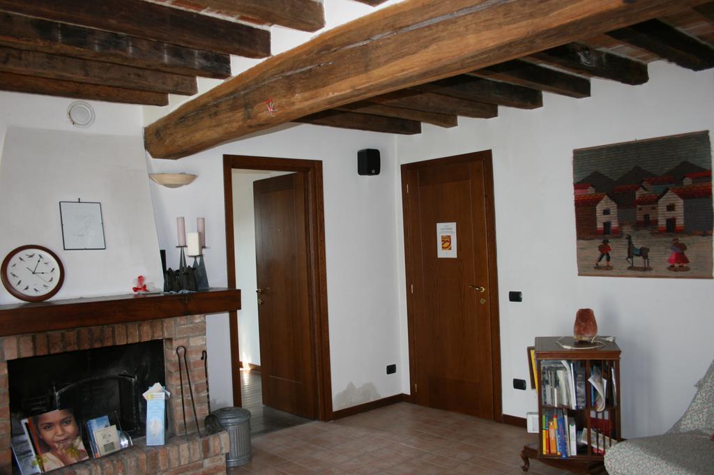 Casa Dell' Abbondanza B&B Agriturismo Vigoleno Exterior photo